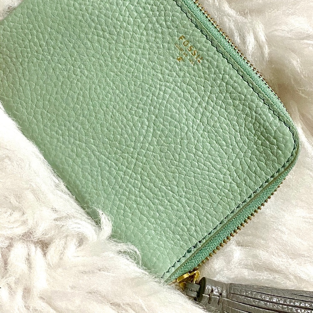 New Mint Green Fossil Wristlet Wallet